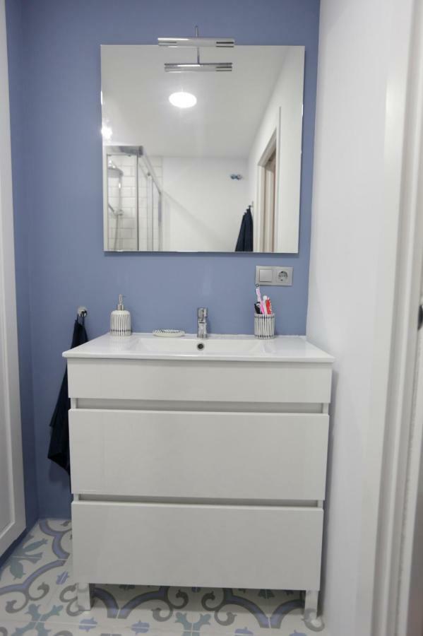 Brand New Charming Next To The River Appartement Séville